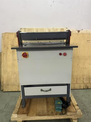 Industriële A2 A3 A4 papiergatpersenmachine zware halfautomatische persendraadbindmachine